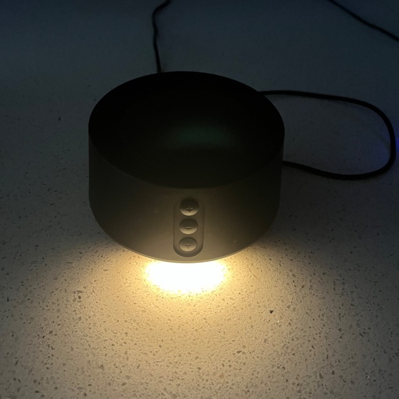 White Noise Machine with night light - Picture 1 of 5